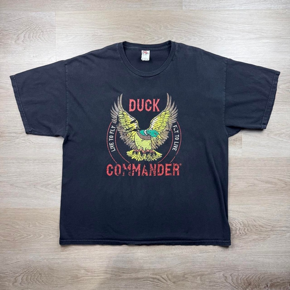 Duck Commander Live to Fly Mallard Wings Distressed Graphic Tee 2XL
